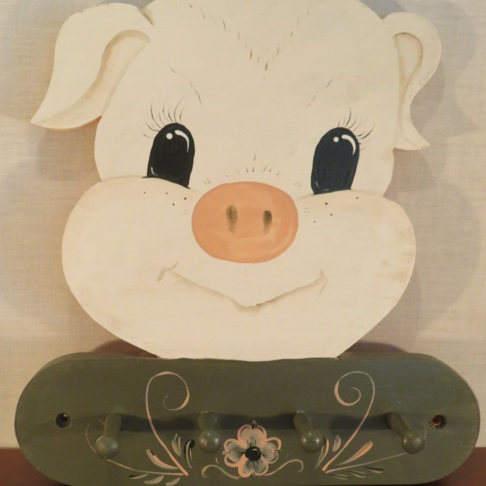 Smiling Pig Hook Plaque Handmade Wooden 11" x 10" Keys Leashes (149V)
